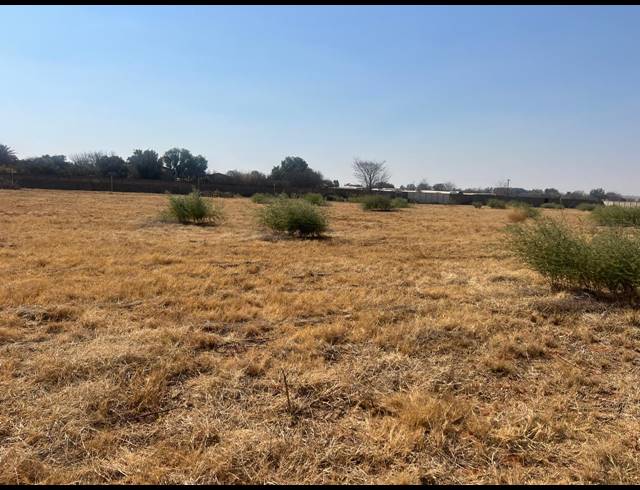 16,252M² VACANT LAND FOR SALE IN KOOKRUS